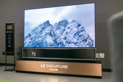 LG ra mắt TV OLED lớn nhất thế giới: Màn hình 88 inch, độ phân giải 8K