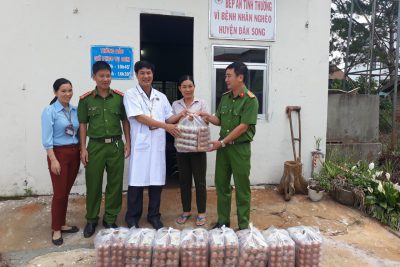 Huyện Đắk Song: Cần lắm những hỗ trợ cùng chung tay ”giữ lửa” bếp ăn tình thương