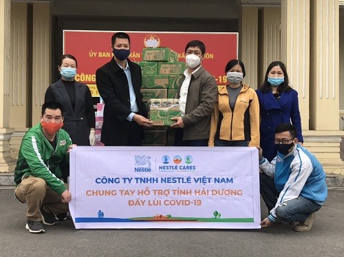 Đại Diện Nestlé Chuyển Quà Hỗ Trợ Chống Dịch Covid 19 Tại Huyện Kinh Môn, Hải Dương