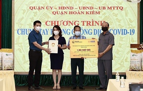 T&T Group tặng 1.365 suất quà cho người nghèo Quận Hoàn Kiếm, Hà Nội
