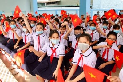 Hà Nội: Chi gần 900 tỷ đồng ngân sách hỗ trợ giảm 50% học phí năm học mới