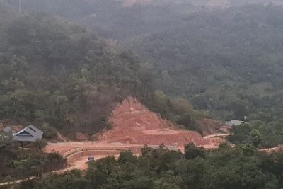 Mộc Châu - Sơn La: San gạt gần 2000 mét vuông đất nông nghiệp để xây dựng nhà trái phép
