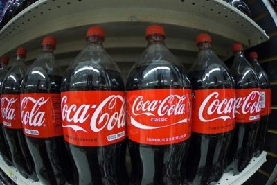 Tập đoàn nước giải khát Coca-Cola cam kết sử dụng sản phẩm bao bì có thể tái sử dụng