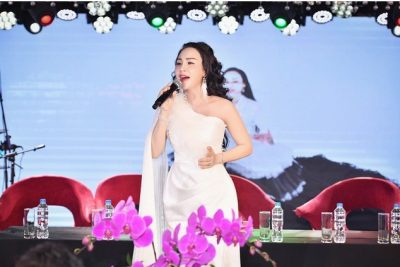 Sao mai Khánh Ly tổ chức đêm nhạc đầu tiên đánh dấu 20 năm theo đuổi âm nhạc.